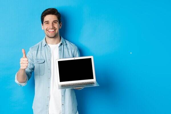 Afbeelding man met laptop